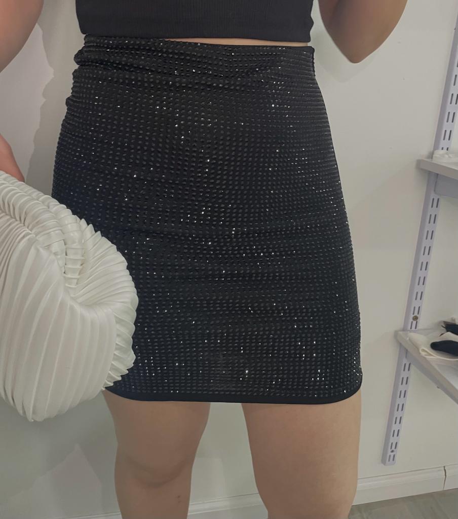 חצאית מיני בעיטור אבנים